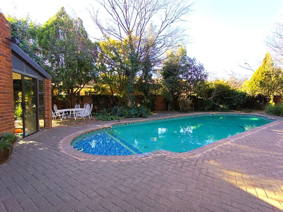 4 Bedroom Property for Sale in Langenhovenpark Free State